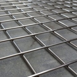 Painel Malha Sol anti-fissuras 200x200x3.5mm - 2.4x1.2m
